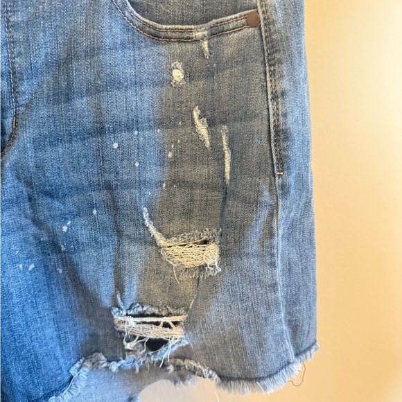 Judy Blue • High Rise Medium Wash Distressed Casual Jean Short Sz 30 Frayed - Picture 4 of 11
